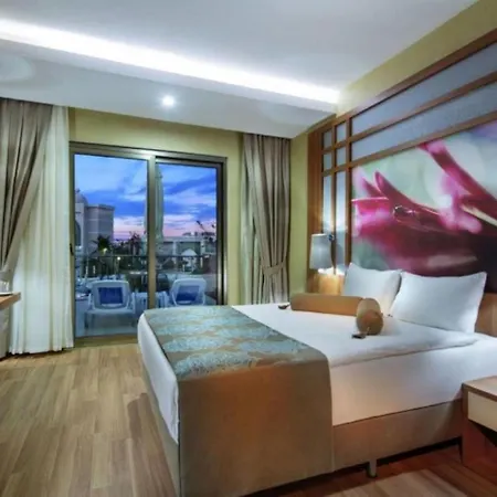 Xafira Deluxe & Hotel